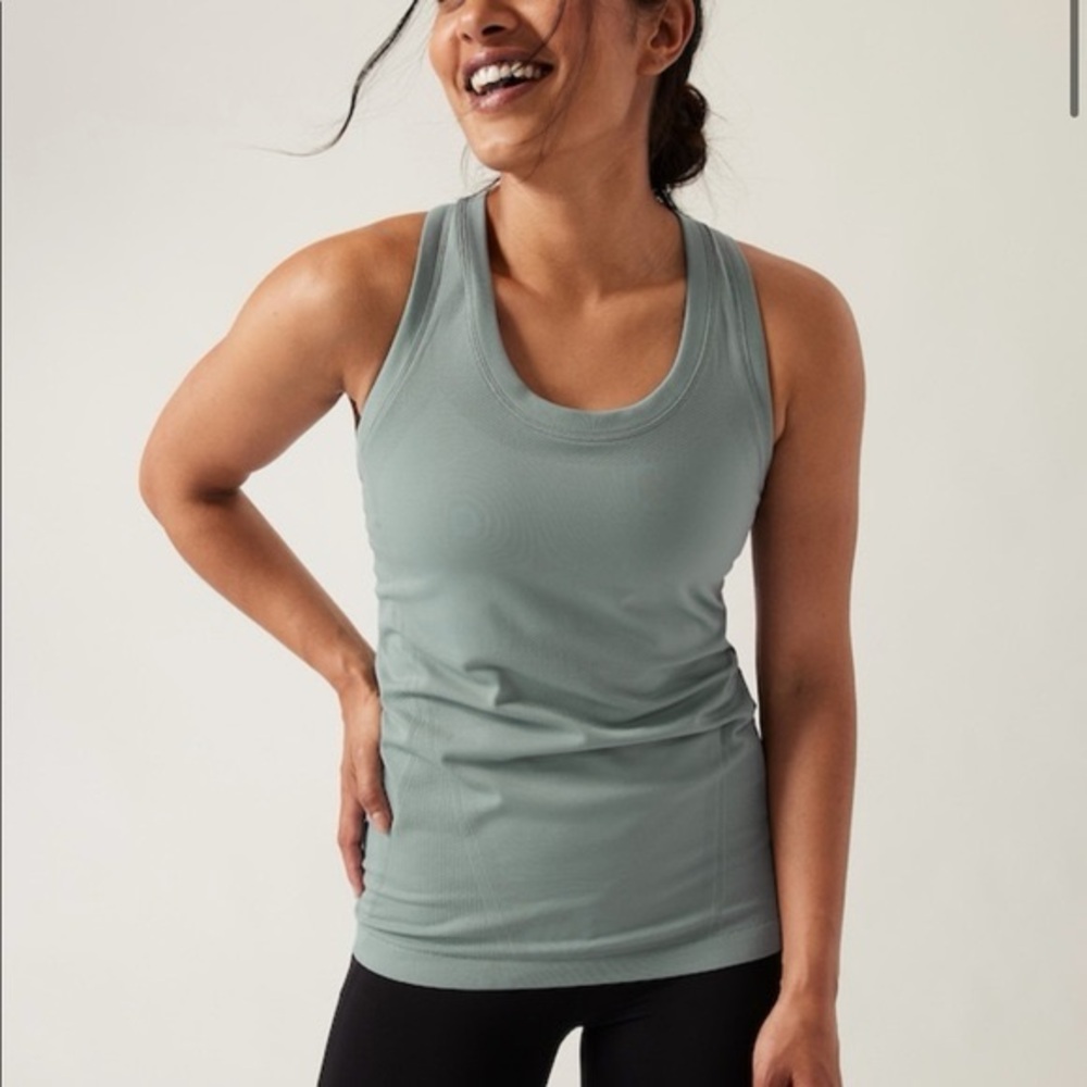 Athleta Momentum tank sage xs
